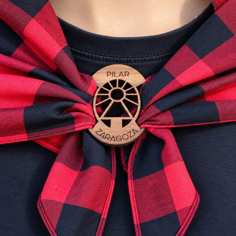 broche cachirulo madera personalizada